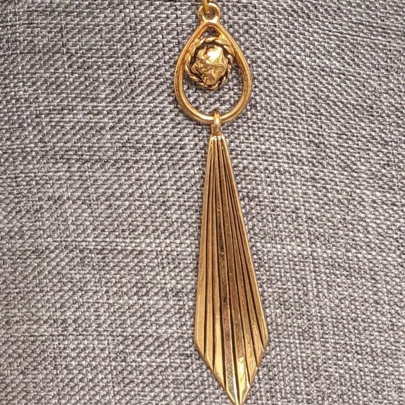 Vintage black thick material lace choker high quality good sized gold pendant - Picture 3 of 5